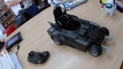 Gioco Batmobile Batman Radiocomandata Con Tasto Eject  