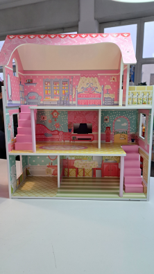 Offerta Casa Delle Bambole In Legno Decorata Con 2 Scalinate - No Mobili  