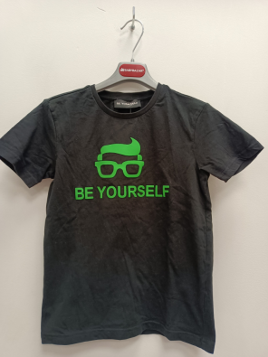 T-shirt Be Yourself 10a Bimbo Nero Stampa Logo Verde