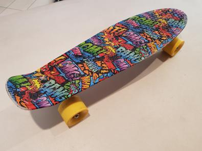 Skateboard 57cm In PP Multicolore Max100Kg  