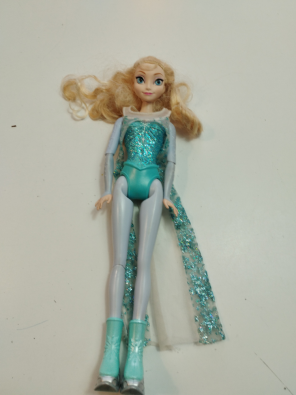 Bambola Elsa Pattinatrice   