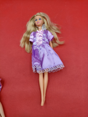 Bambola Tipo Barbie Vestito Lilla  