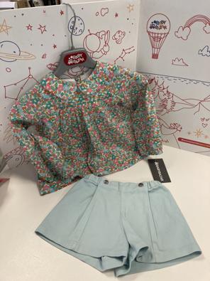 Completo Bimba 2 Anni Camicia Fiorata + Shorts Azzurri Jacadì  